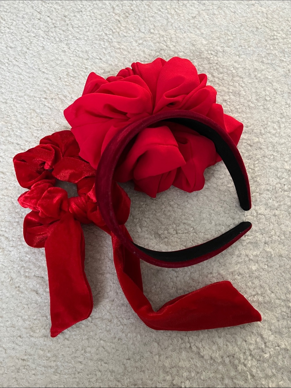 Set of red hair accessories!
